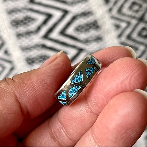 Turquoise Chip Inlay Silver Tone Ring Size 7 - Picture 7 of 10